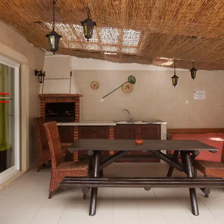 Chill Hill & Private Hostel *