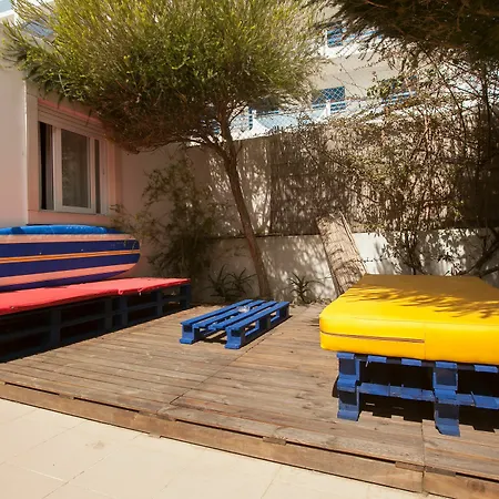 Chill Hill & Private Albergue Ericeira