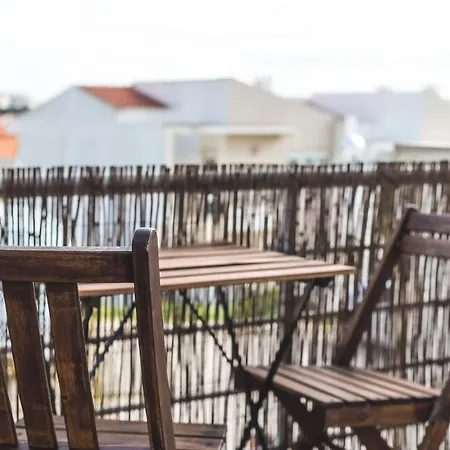 Chill Hill & Private