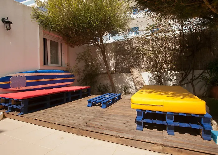 Chill Hill & Private Albergue Ericeira