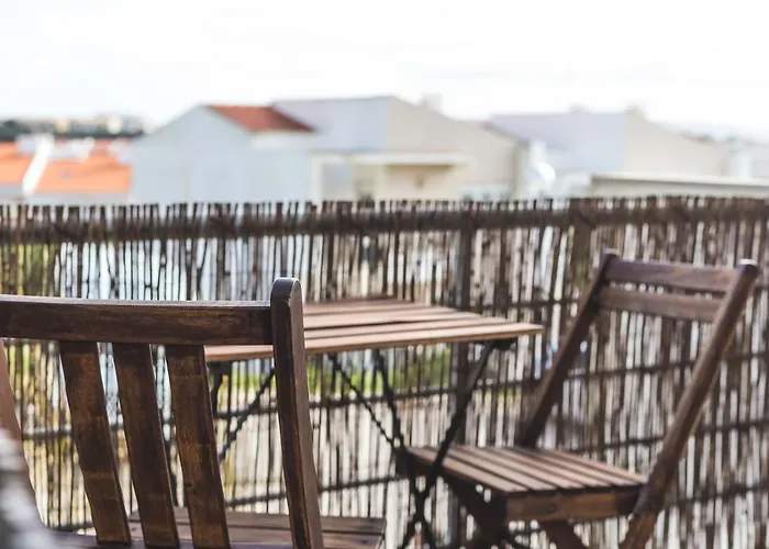 Chill Hill & Private